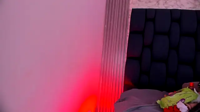 Ashlyaurora live