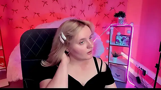 KathyBriggs live
