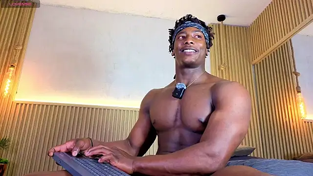 maxmuscle10 live