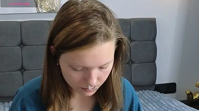 LauraLowe live