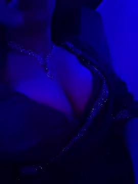 Leeving_kiara live