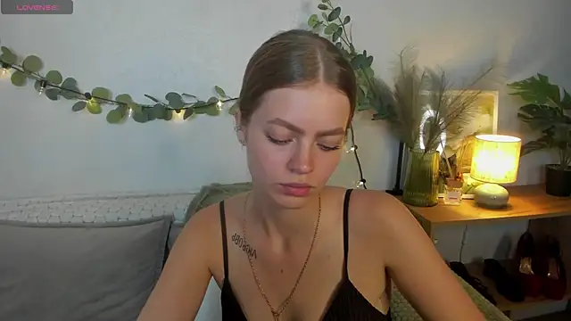 EmillyStarr live