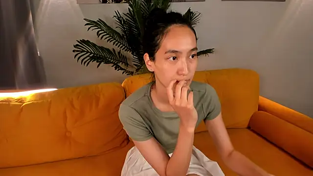 FlirtyAura live