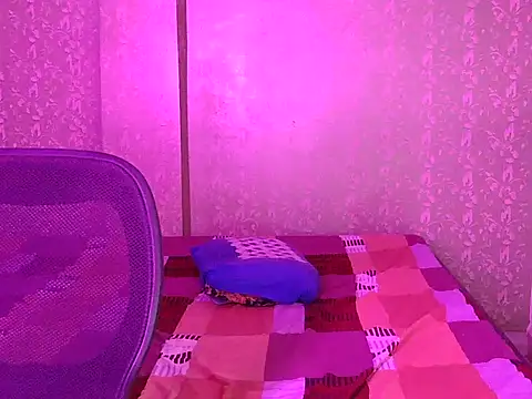 Hot-navyaa live