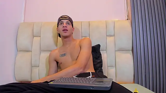 Tyler_Noir live
