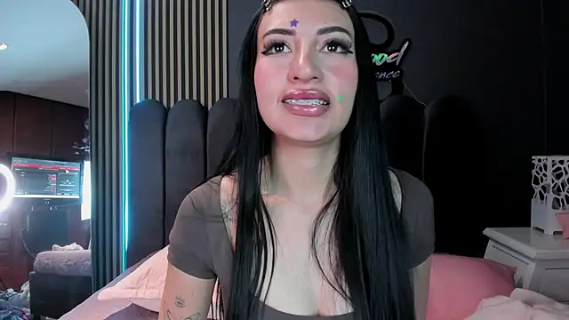 Nicolette_ks_ live