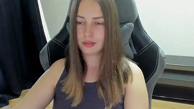 Mia_shy1 live