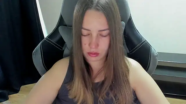 Mia_shy1 live