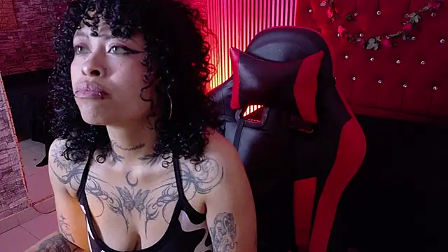 mia_hernnandez live