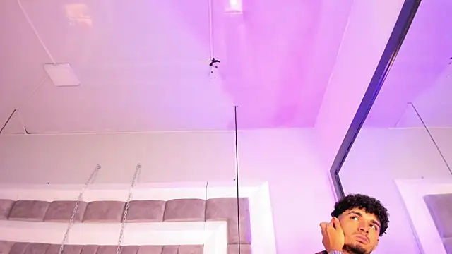 LucasThomson_ live