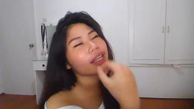 CathleenLaurole live