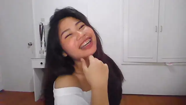 CathleenLaurole live