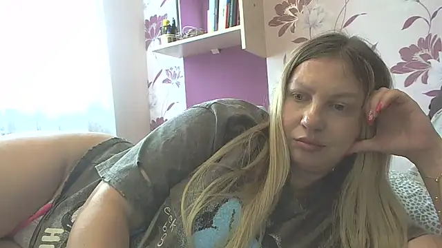 AmaandaSexyHotAss69 live
