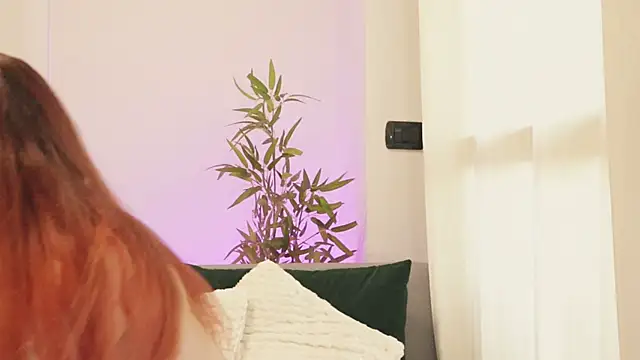 Luna_Riva live