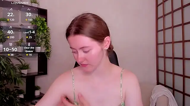 KateCuddle live