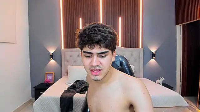 Tommy18__ live