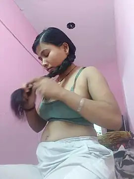 Vaani_Cutie live
