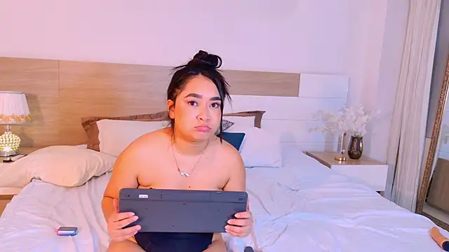 SamanthaLein live