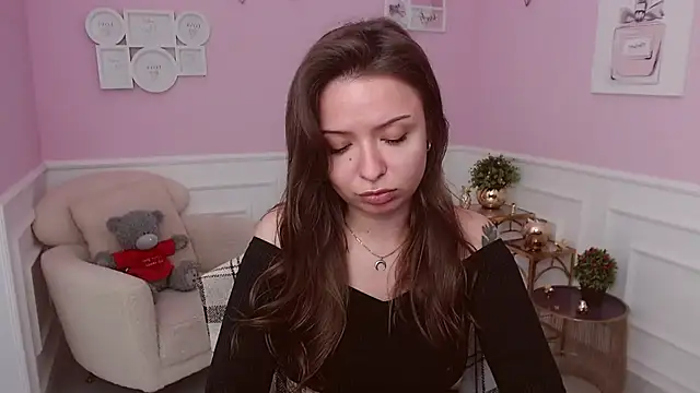 LucySkilar live