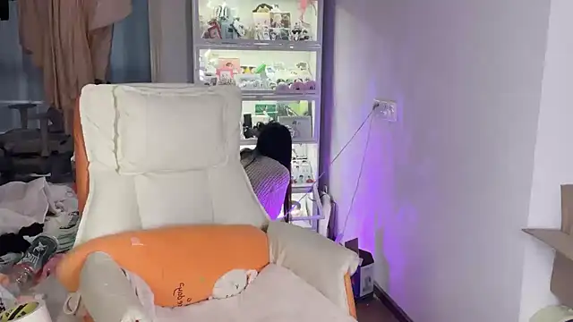 Akong11 live