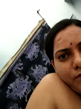 Anushka_Singh0 live