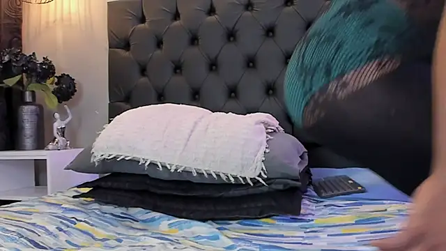 naomi__blair live