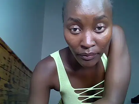 Secretary_sandie live