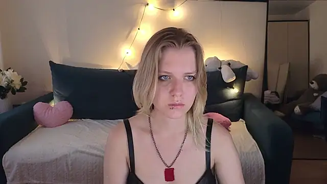 Viki_Charm live