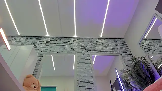 Reina_Cummings live