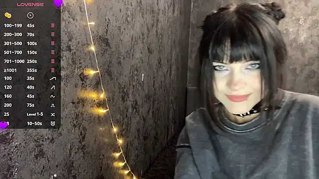 EmilyEmbears live
