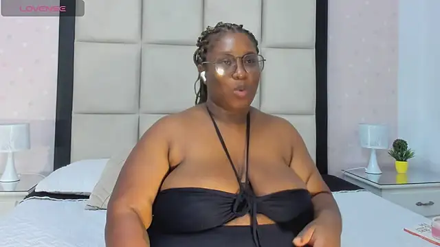 TreisyVixen live