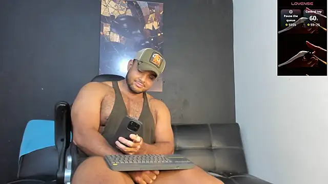 Big_furry_bear13 live