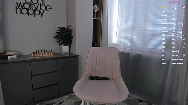 ThersaLayhew live