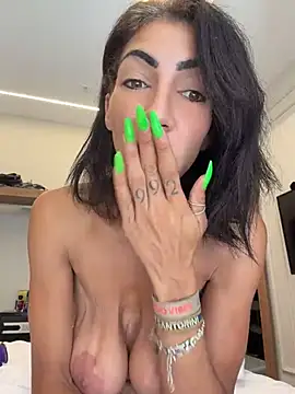 Yasmiinee live