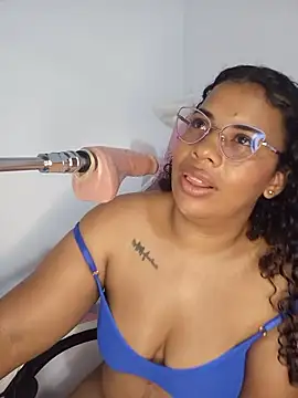 Bigass_Curly02 live