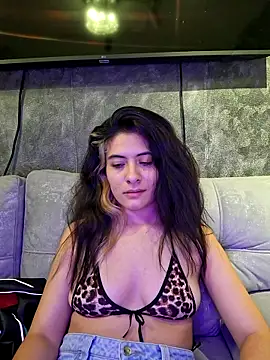 AshleyyHall live