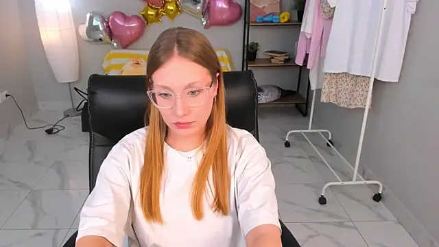 Elizabeth_Hunt live