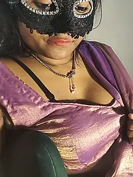 DIRTYSECRET_QUEEN_07 live