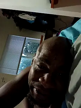 Biggdoggielover live