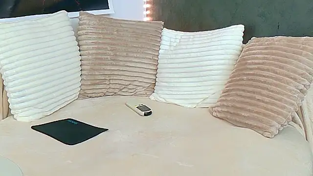 Amira_a live