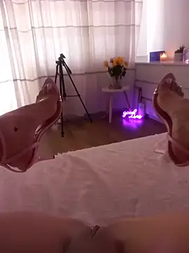LauraDelightX live