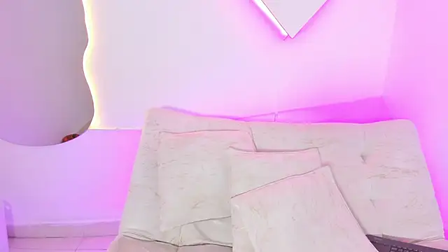 LiaCampbell_ live