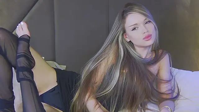 MarilynNova live