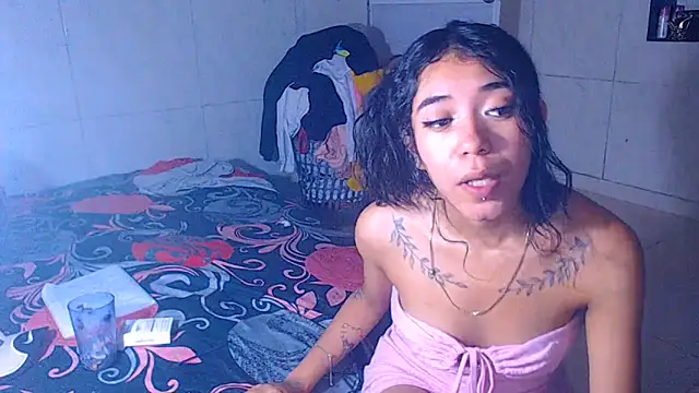 Triogirlhorny_ live