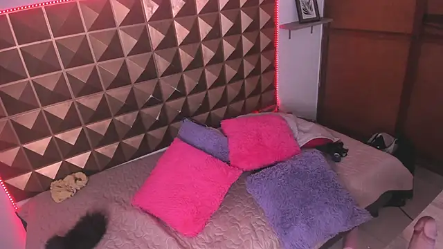 Sarah_miel live