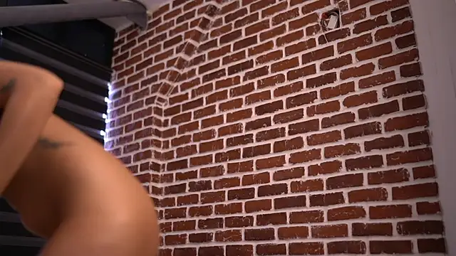 LaraKhaleesi live
