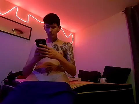 cheekyboyx live