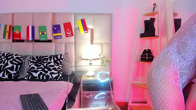 Laura_Dicardy live