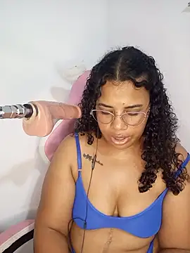 Bigass_Curly02 live