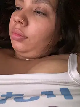 Laura_santos2 live
